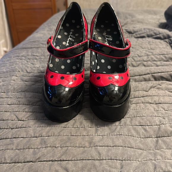 Ellie red and black heels - Picture 4 of 4